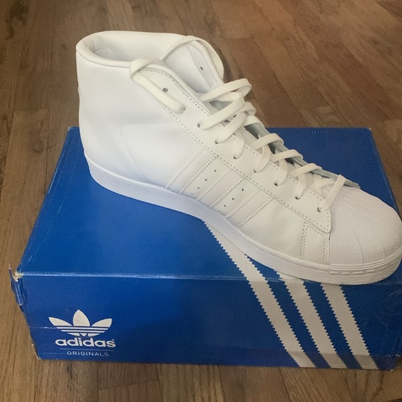 Men’s sneakers Adidas size 13 in white - Picture 3 of 7